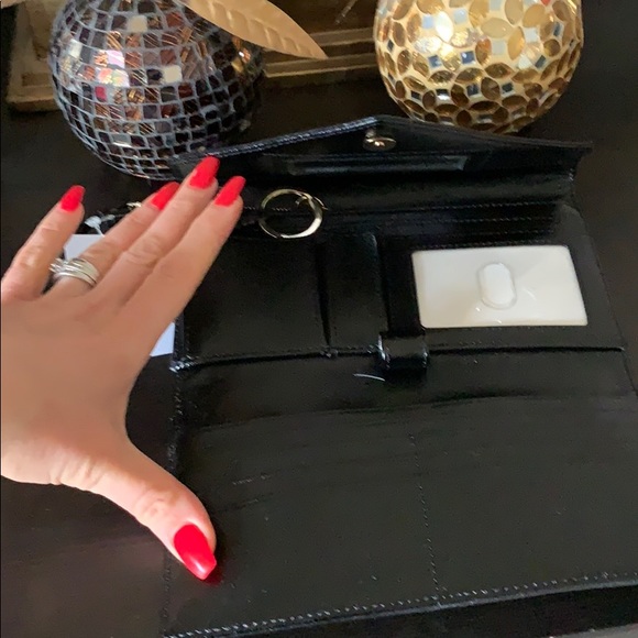 Tory Burch - Picture 2 of 8